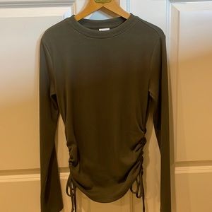 Army green long sleeve (xs)